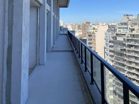 Franklin Roosevelt al 3100, entre Av. Dr. R. Balbín y Zapiola