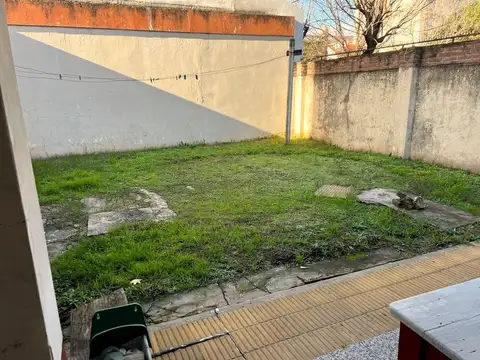Casa 2 ambientes con 1 baño