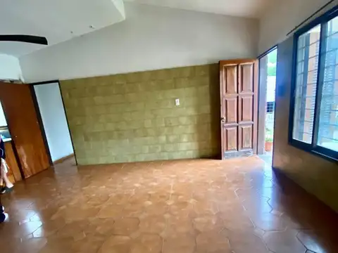 Casa en Venta con 9 cocheras