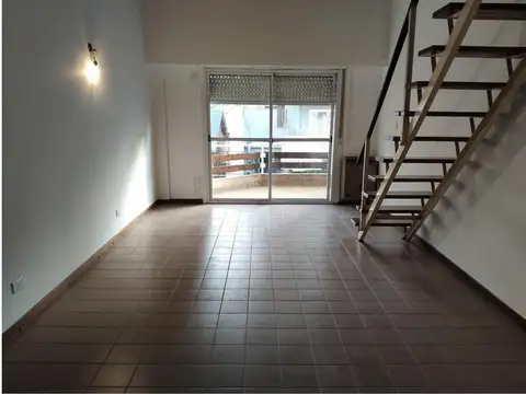 VILLA BALLESTER CENTRO: DEPTO. TIPO DUPLEX 2 AMB FRENTE