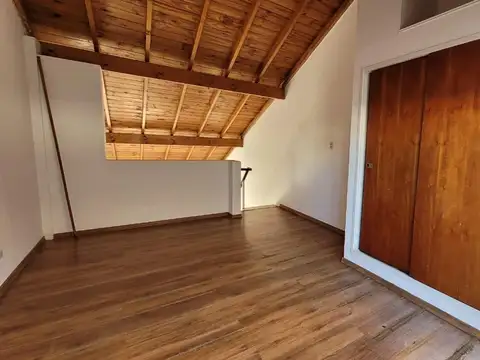 VILLA BALLESTER CENTRO: DEPTO. TIPO DUPLEX 2 AMB FRENTE