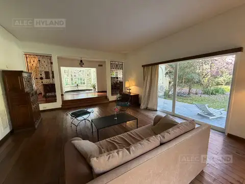 Casa 6 ambientes con 3 baños