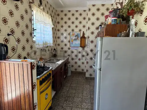 Casa 3 ambientes con 1 baño