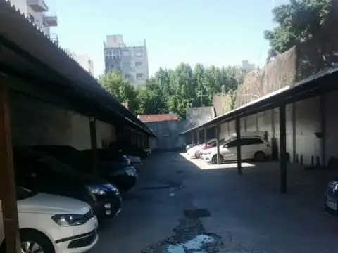 Venta de cochera en Caseros lado Norte,
