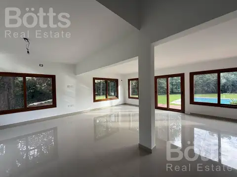 Casa 4 ambientes con 4 baños