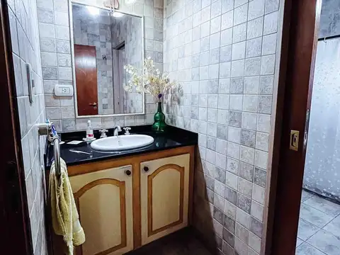 Casa en venta - 3 Dormitorios 2 Baños - Cochera - 792Mts2 - Villa Elisa, La Plata