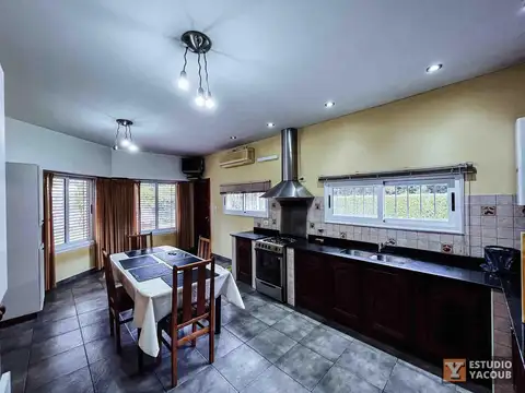 Casa en Venta en Villa Elisa, USD 240.000