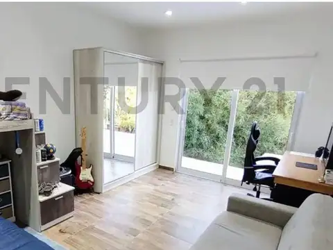 Casa 3 ambientes con 2 baños