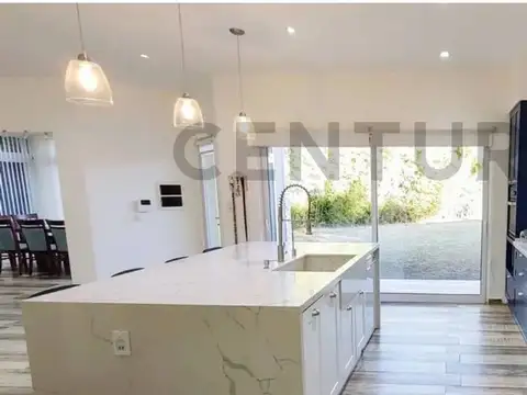 Se vende casa en Bella italia 