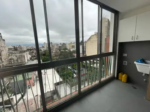 INMOBILIARIA ALQUILA MONOAMBIENTE EN CORRIENTES 900, RECIEN RECICLADO