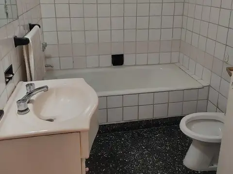 Depto Tipo Casa en Alquiler 60 años