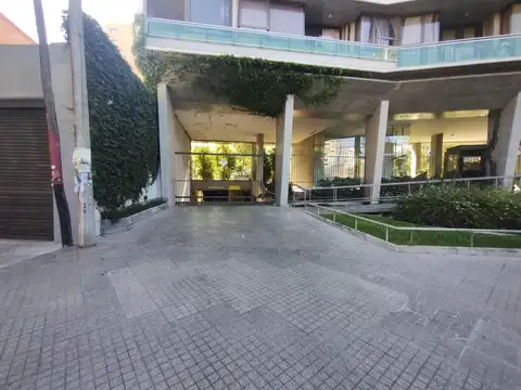 Excelente Cochera en Alquiler Vera Mujica al 1300 Rosario