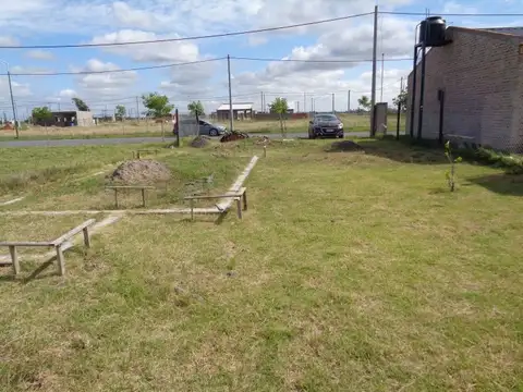 Lote en Altos de Piñero con Mejoras