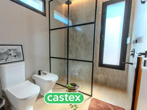 Excelente casa en Venta en Terralagos, Canning