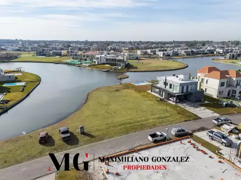 Terreno en Venta 25  mts Frente