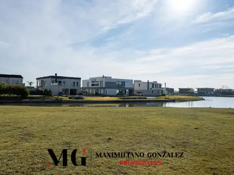 Terreno en Venta 21  mts Fondo