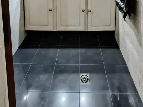 Casa 5 ambientes con 4 baños