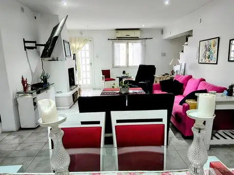 Casa 5 ambientes con 4 baños