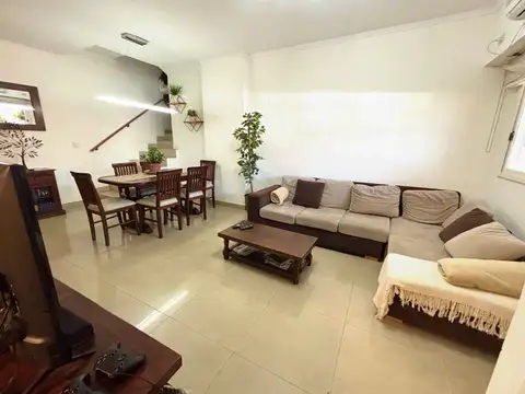 Depto Tipo Casa 5 ambientes con 3 baños