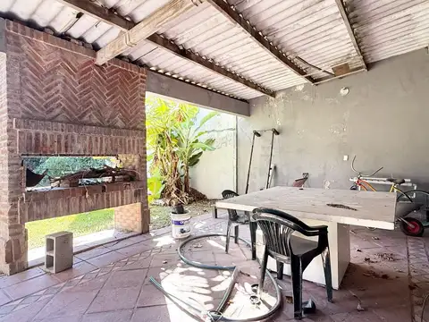Casa 5 ambientes con 3 baños