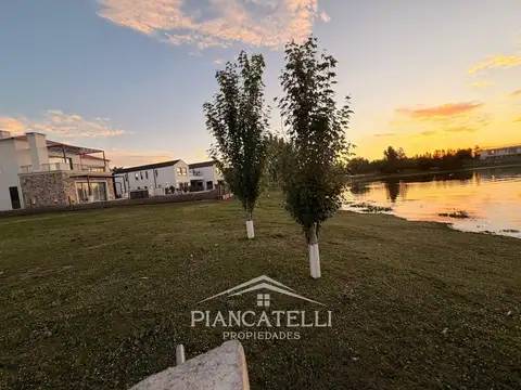 Terreno en Venta de 1210,0 m2