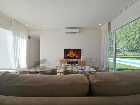 Casa en Venta en La Elina, USD 298.000