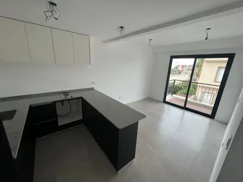 VENTA depto. 2 ambientes con balcón CON RENTA V.Bosch