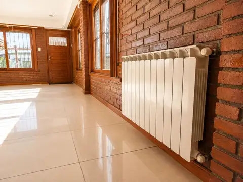 Casa 5 ambientes con 2 baños