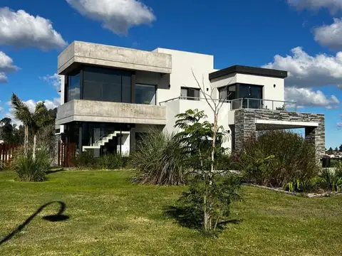 La Victoria Polo Country Club