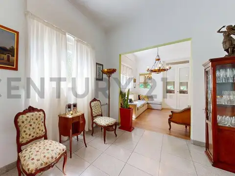 10 entre 67 y 68 - CASA EN VENTA DE 2 DORMITORIOS - QUINCHO Y PILETA