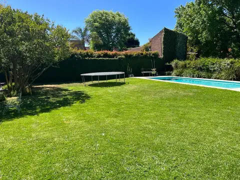 Casa 5 ambientes con 3 baños