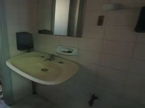 AVDA HIPOLITO YRIGOYEN 4800, Piso 1