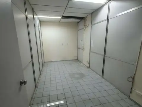Oficina 5 ambientes con 1 baño