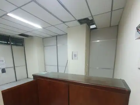 AVDA HIPOLITO YRIGOYEN 4800, Piso 1