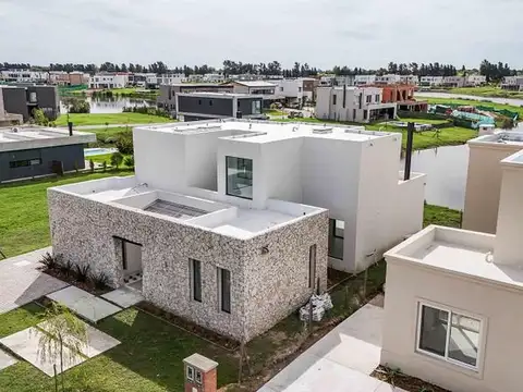 Casa Monoambiente con 2 baños