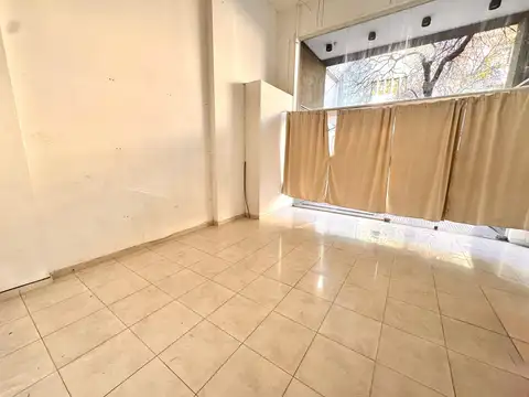 Local en Venta en Flores, USD 440.000