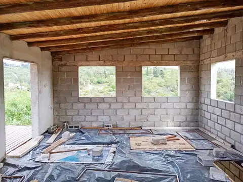 VENTA DE TERRENO EN LA FALDA CON VISTA AL DIQUE