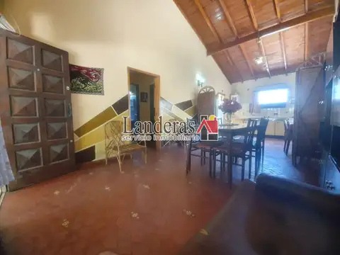 Amplia Casa 3 amb. - Lote Propio - Excelente Ubicación