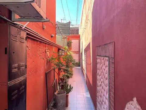 Casa 10 ambientes con 4 baños