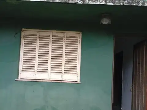 Casa en venta - 2 Dormitorios 2 Baños - Valentín Alsina