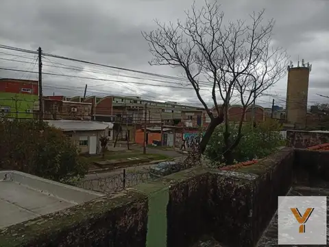 Casa en venta - 2 Dormitorios 2 Baños - Valentín Alsina