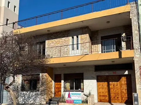 Casa En Venta 5 Ambientes Con Jardin Cochera Pasante Y Quinc