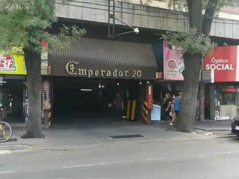 Cochera en venta en el Microcentro - Galería Emperador