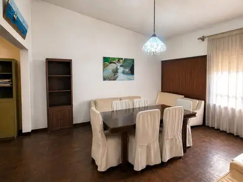 Casa 5 ambientes con 3 baños
