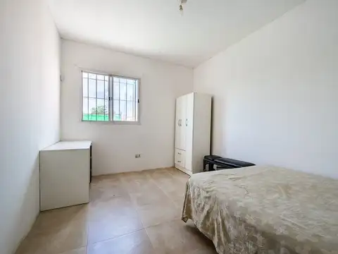 Casa 4 ambientes con 1 baño