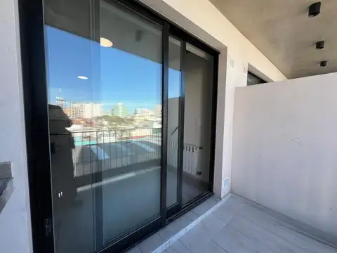 Monoambiente divisible con balcon y parrilla a estrenar