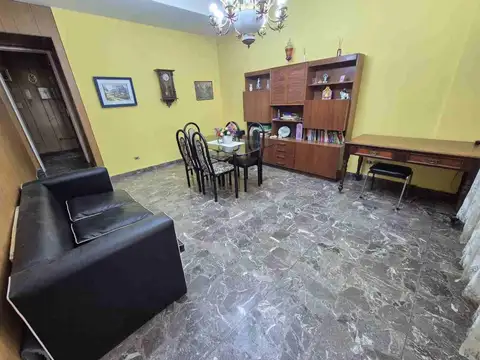 Depto Tipo Casa en Alquiler con 1 cocheras
