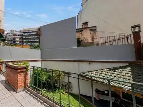 Casa - A m Parque Centenario - Jardín - Cochera