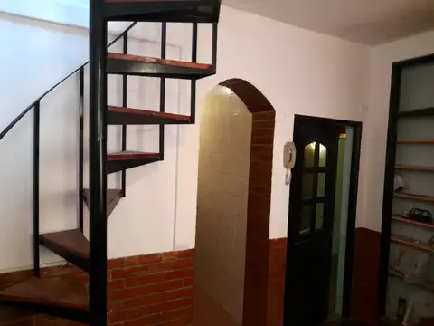 PH 3 PLANTAS 2 BAÑOS TERRAZA PARRILLA 