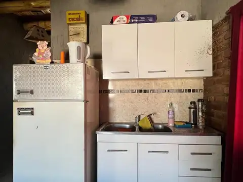 Casa 4 ambientes con 1 baño